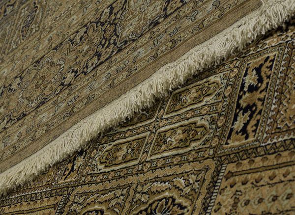Индийский ковёр из шёлка «KASHMIR SILK 24Х24» UNEVEN TILES