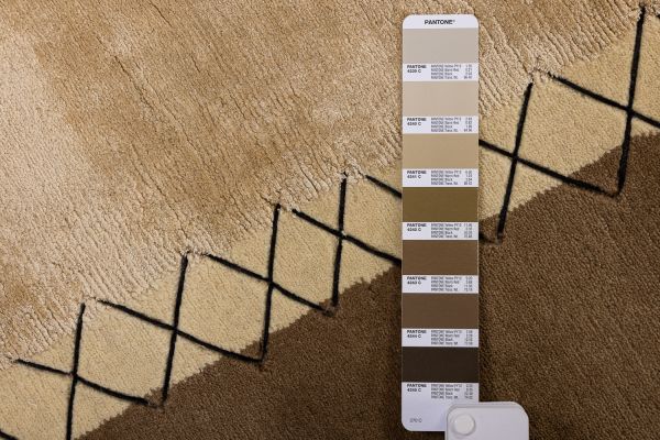 Индийский ковер из шерсти и бамбукового шёлка «VELVET MIRAGE» TANNERY BEIGE 200 x 300 см Индийский ковер из шерсти и бамбукового шёлка «VELVET MIRAGE» TANNERY BEIGE 200 x 300 см