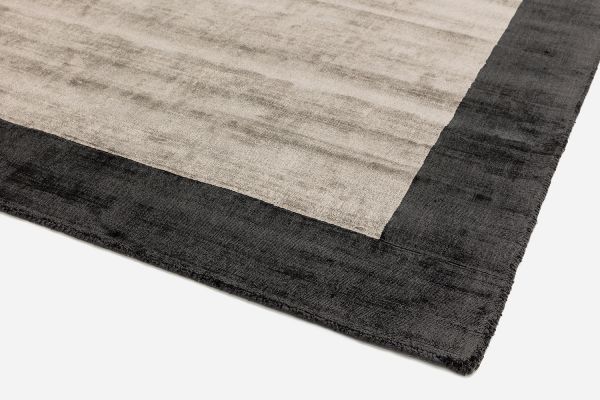 Индийский ковер из арт-шёлка «BLADE BORDER RUG» CHARCOAL SILVER 200 x 200 см