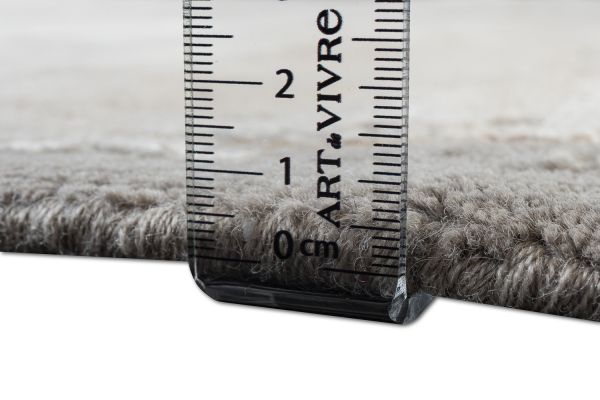 Индийский ковер из арт-шёлка и шерсти «CHAOS THEORY» ESK375-WHITE-GREY-BROWN 249 x 307 см Индийский ковер из арт-шёлка и шерсти «CHAOS THEORY» ESK375-WHITE-GREY-BROWN 249 x 307 см