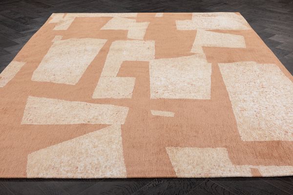 Бельгийский ковер из полиэфирного шёлка «FEATHER» 9547-SKIP-CINNAMON GUMS 140 x 200 см Бельгийский ковер из полиэфирного шёлка «FEATHER» 9547-SKIP-CINNAMON GUMS 140 x 200 см