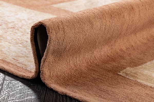 Бельгийский ковер из полиэфирного шёлка «FEATHER» 9547-SKIP-CINNAMON GUMS 140 x 200 см Бельгийский ковер из полиэфирного шёлка «FEATHER» 9547-SKIP-CINNAMON GUMS 140 x 200 см