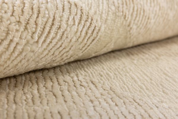 Индийский ковер из шёлка, шерсти и хлопка «BLANC DE BLANCS» KE3160-BEIGE 245 x 307 см