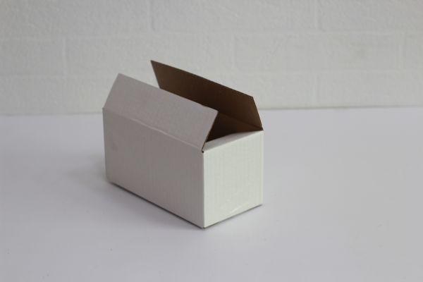 Картонная коробка/упаковка белая 200х100х100мм