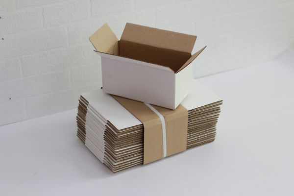 Картонная коробка/упаковка белая 200х100х100мм